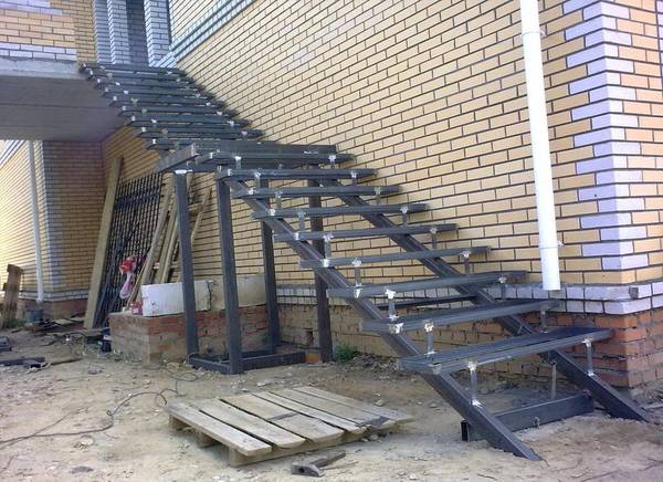 Фото Проектирование и сварка лестниц