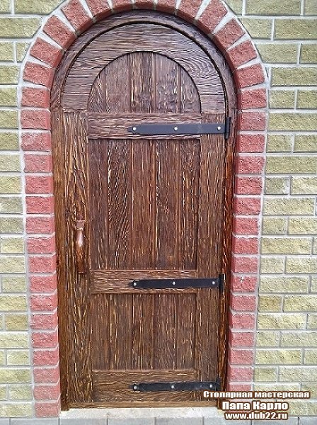 Фото Двери деревянные под старину.