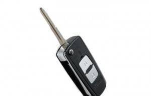 Фото Автоключ для Hyundai Elantra выкидной
