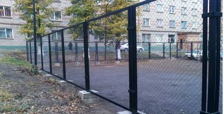 Фото Заборные секции с сеткой-с прутьями
