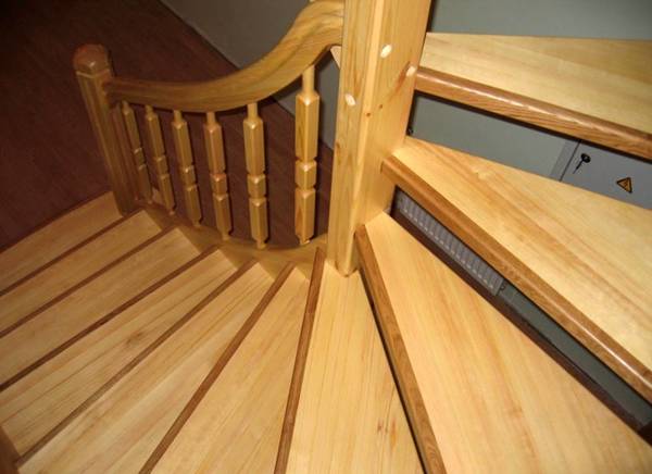 Фото Лестницы из сосны