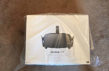Фото Шлем виртуальной реальности Oculus Rift CV1
