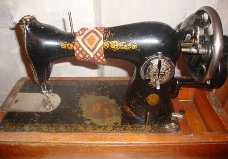 Фото Швейная машинка в рабочем состоянии