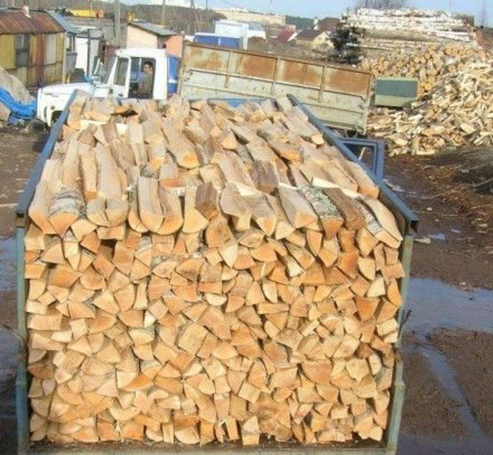 куб колотых березовых дров