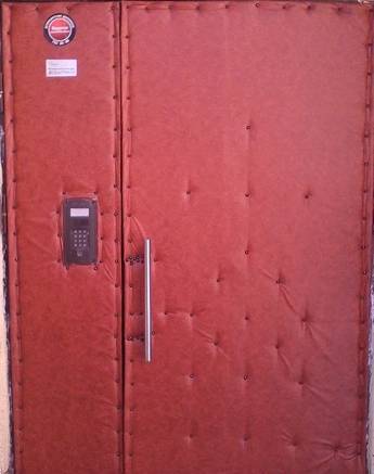 Фото Обивка дверей в спб дермантином винилкожей