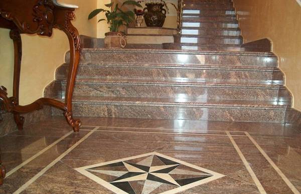 Фото Лестница из камня,отделка лестницы камнем коричневый гранит