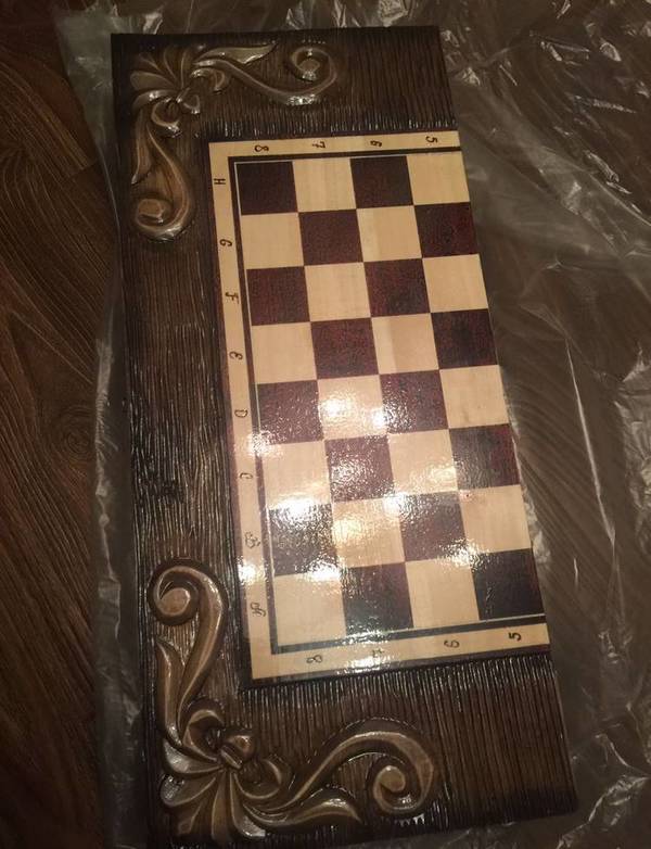 Фото Классическая коробка шахмат из массива дуба
