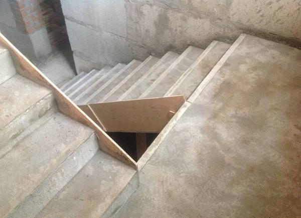 Фото Монолитные бетонные лестницы