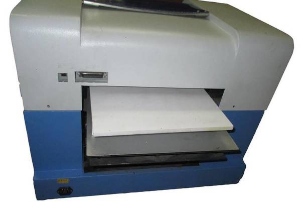 Фото Печатный станок для печати на футболках