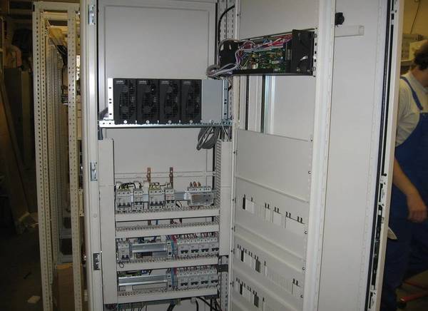 Фото ШОТ - шкаф оперативного тока