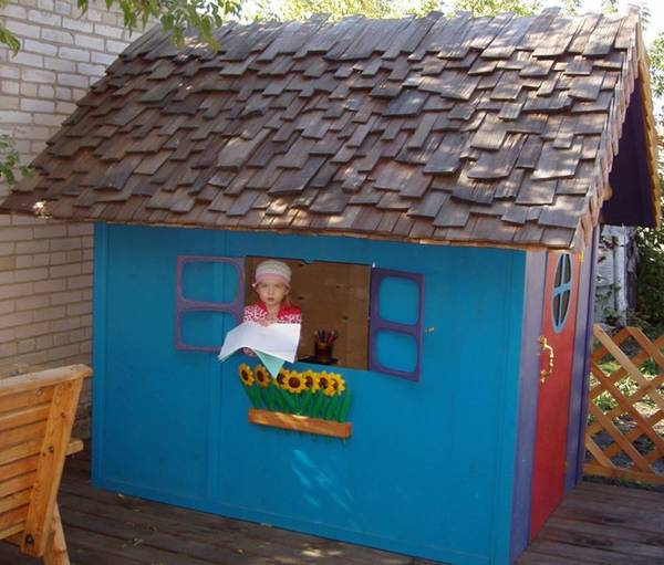 Фото Детский игровой домик из натуральных материалов
