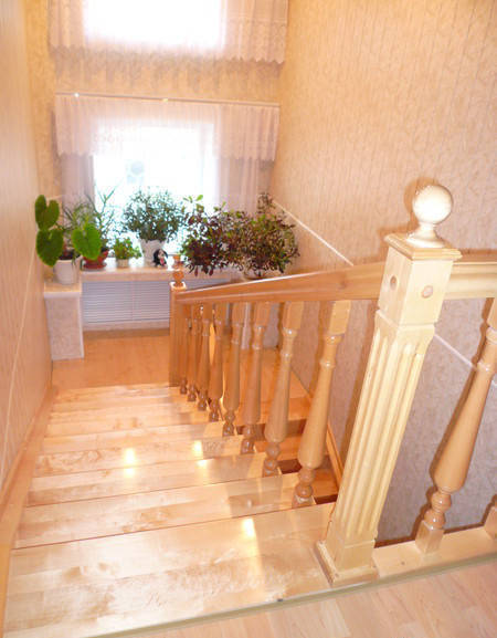 Фото Заказать деревянную лестницу в Ногинске