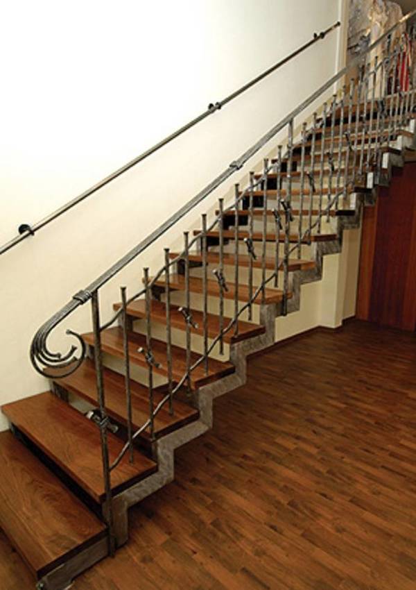 Фото Лестницы на металлокаркасе