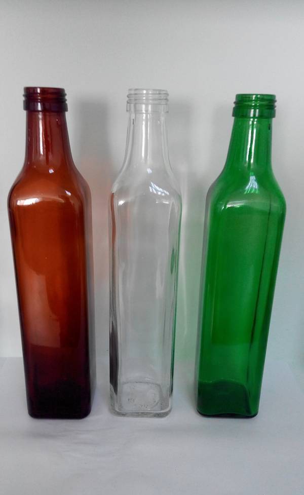 Фото Стеклянная бутылка для масла, воды, ликеро-водочных изделий