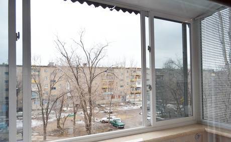 Фото Раздвижные окна и балконы (алюминиевые / пластиковые)