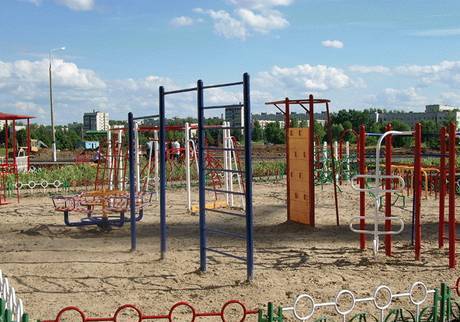 Фото Детская игровая площадка из металлоконструкций