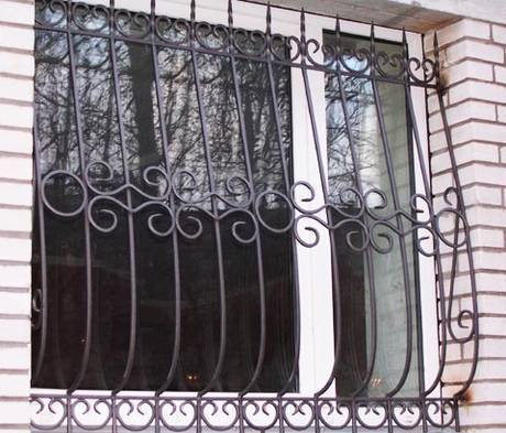 Фото Решетки на окна металлические (сварные) и кованые