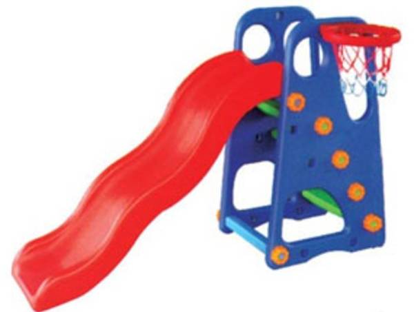 Фото Детская пластиковая горка с баскетбольным кольцом