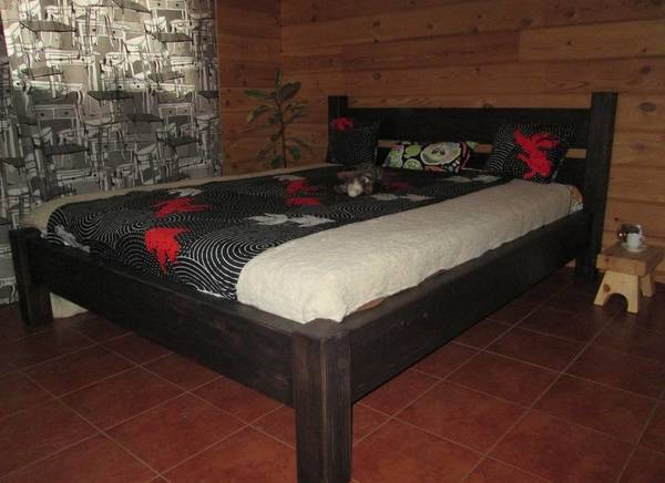 Фото Кровать деревянная.