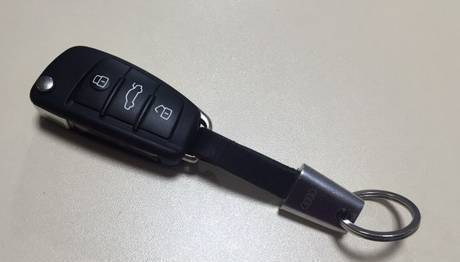 Фото Ключ для Audi Q7 выкидной