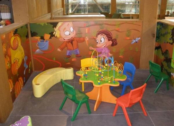 Фото Детский модуль Игровой столик и 4 стула