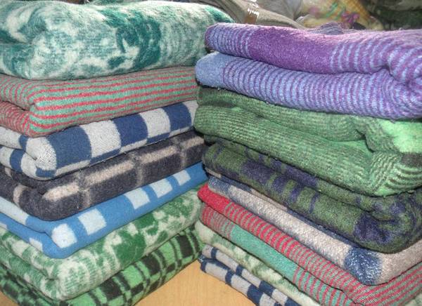 Фото Продам оптом полушерстяные одеяла
