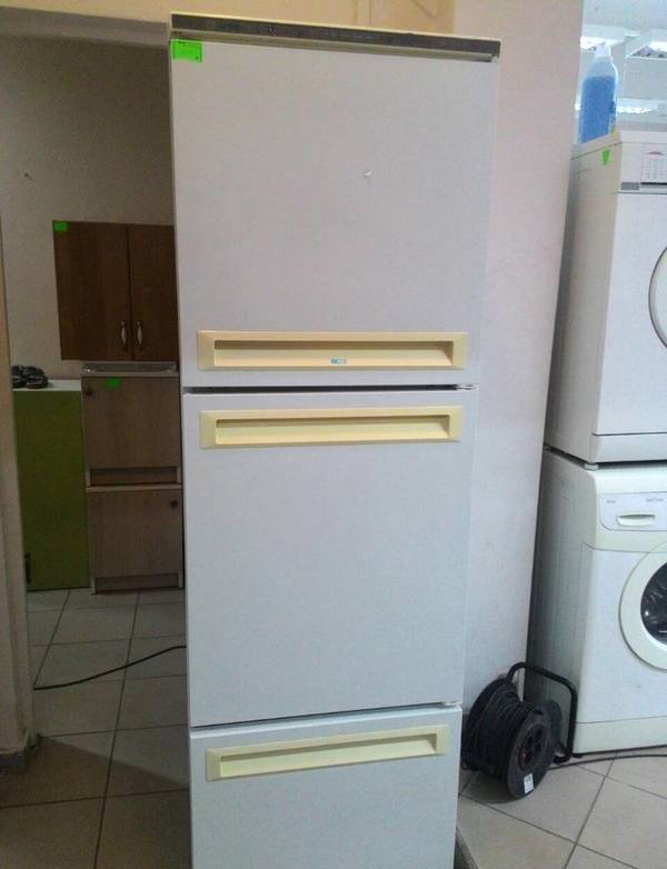 Фото Холодильник stinol трёх камерный