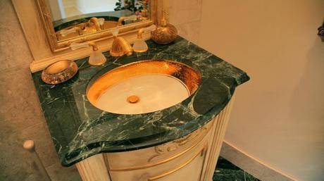 Фото Изготовление столешниц для ванной зелёный мрамор