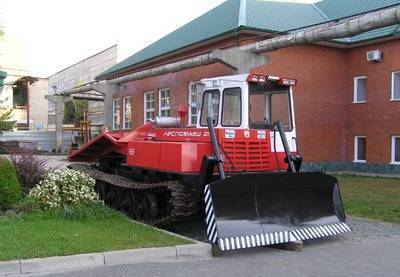Фото Трактор трелевочный чокерный с бульдозерным оборудованием МС
