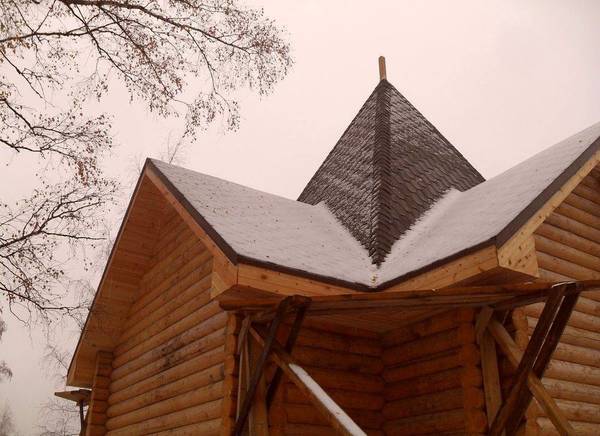 Фото Строительство деревянных домов из северного,зимнего леса.