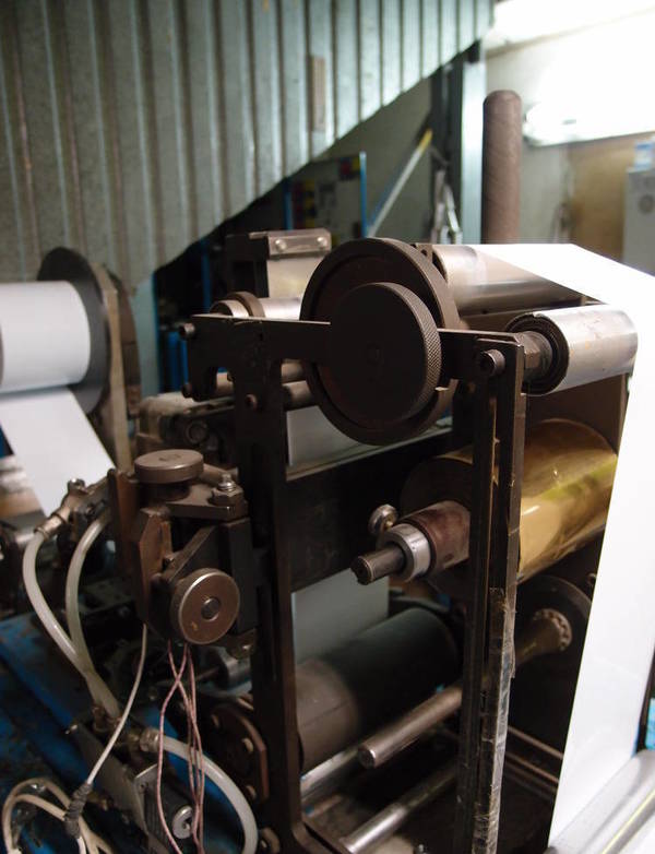 Фото Автоматы для изготовления термоусадочных колпачков