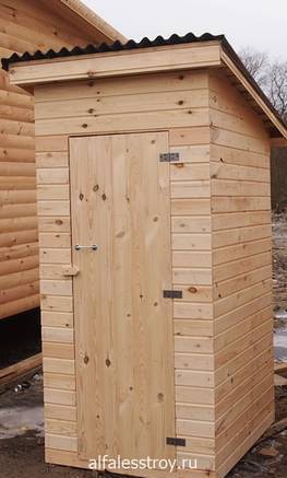 Фото Туалет для дачи деревянный 1х1,5 с рундуком и крышей ондулин