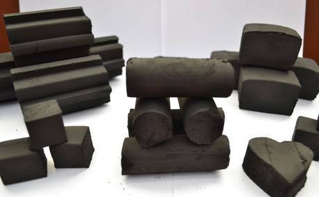 Фото Брикет для мангала, гриля и барбекю древесно угольный брикет