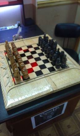 Фото Подарочная коробка шахмат в комплекте с нардами
