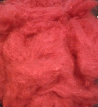Фото Цветное полиэфирное волокно для производства пряжи