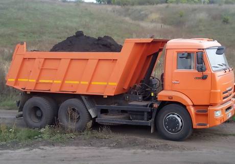 Фото Чернозём качественный с доставкой в Курске камаз от 2900