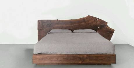 Фото Производство кроватей из массива дерева