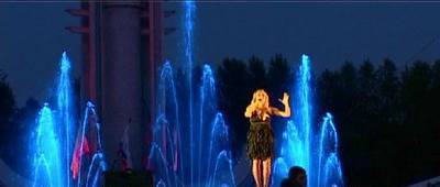 Фото Водное шоу танцующих фонтанов