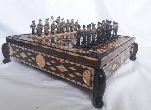 Фото Игровой столик для игры в Шахматы/шашки,нарды