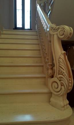 Фото Столбы резные для лестницы