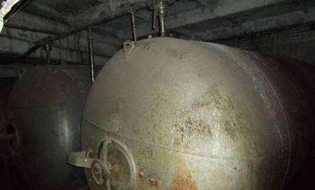 Фото Резервуар для питьевой воды, бочка , цистерна