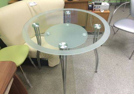 Фото Стеклянный круглый стол с окантовкой, рис. N1