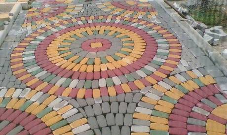 Фото Устройство цветной тротуарной плитки