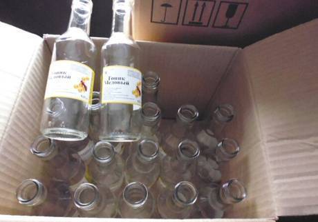 Фото Бутылки В-250 ГОСТ (28-В) 250 мл. с колпачками с этикетками.