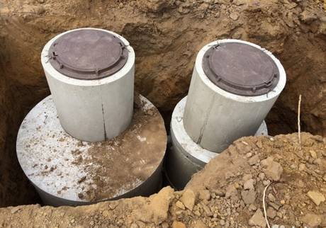 Фото Канализационный колодец из бетонных колец