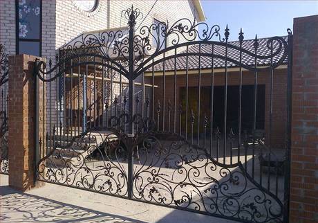 Фото Металлические кованые ворота на заказ