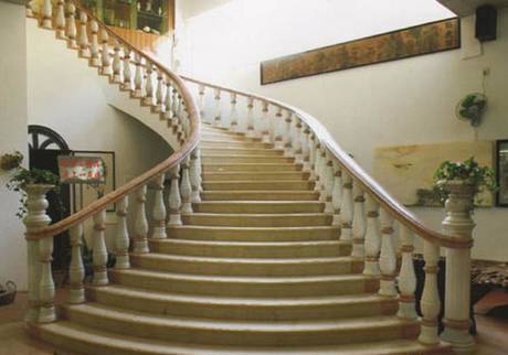 Фото Мрамор лестница коричневый испанский мрамор Элитный монтаж