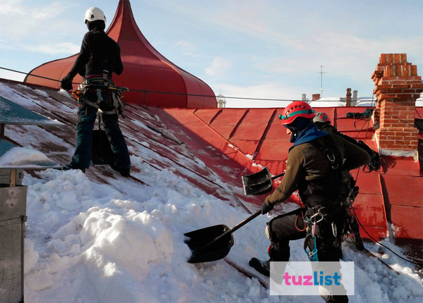 Фото Чистка снега с крыш.Уборка, вывоз снега.