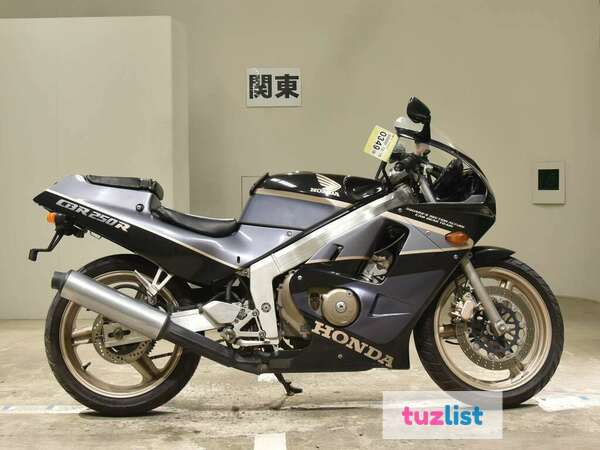 Фото Мотоцикл спортбайк Honda CBR250R Gen.2 рама MC19 модификация Gen.2 спортивный супербайк гв 1991 пробег 13 т.км черный серый
