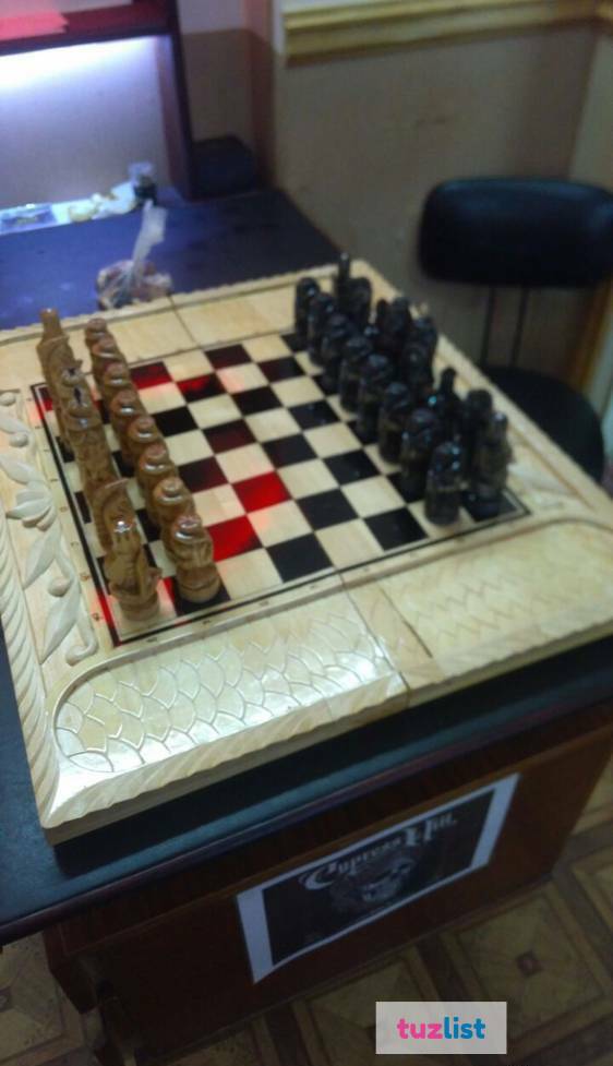 Фото Подарочная коробка шахмат в комплекте с нардами